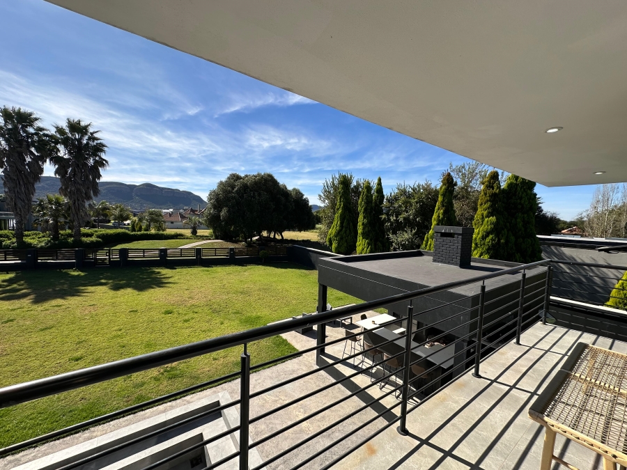 4 Bedroom Property for Sale in The Islands Estates North West